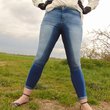 BONDAGEANGEL: Outdoors peeing in tight jeans Download