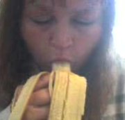 EHEFLITTCHEN68: Teen vor der Cam- Banane lutschen Download